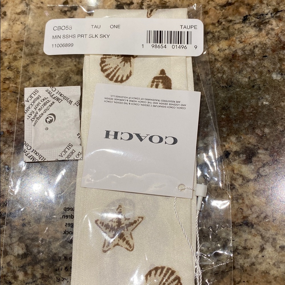 COACH #CBO58 Mini Seashell Print, 100% Silk Skinny Scarf, 50”x 2”, NWT + Sealed - Picture 2 of 8